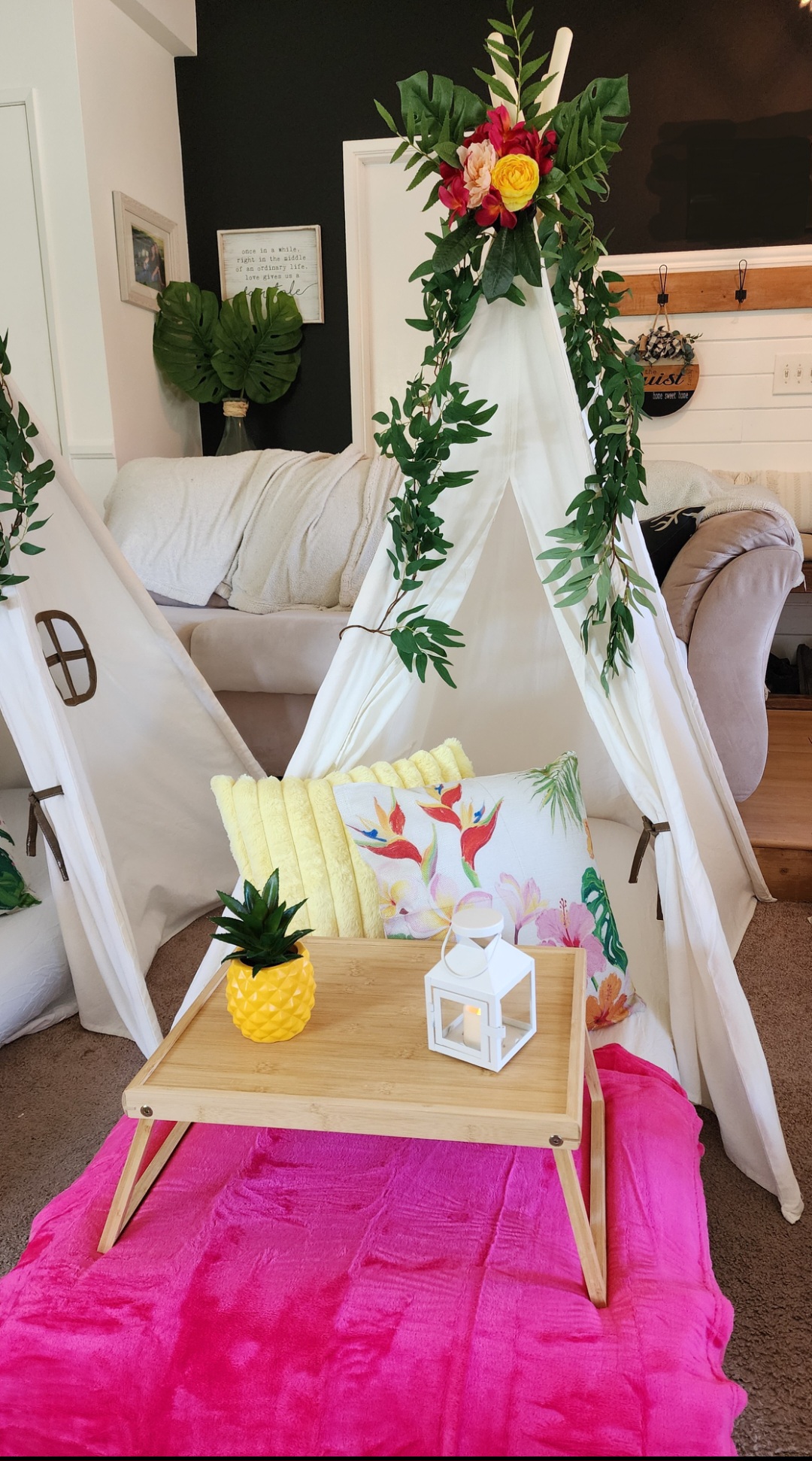 Palm Paradise Teepee
