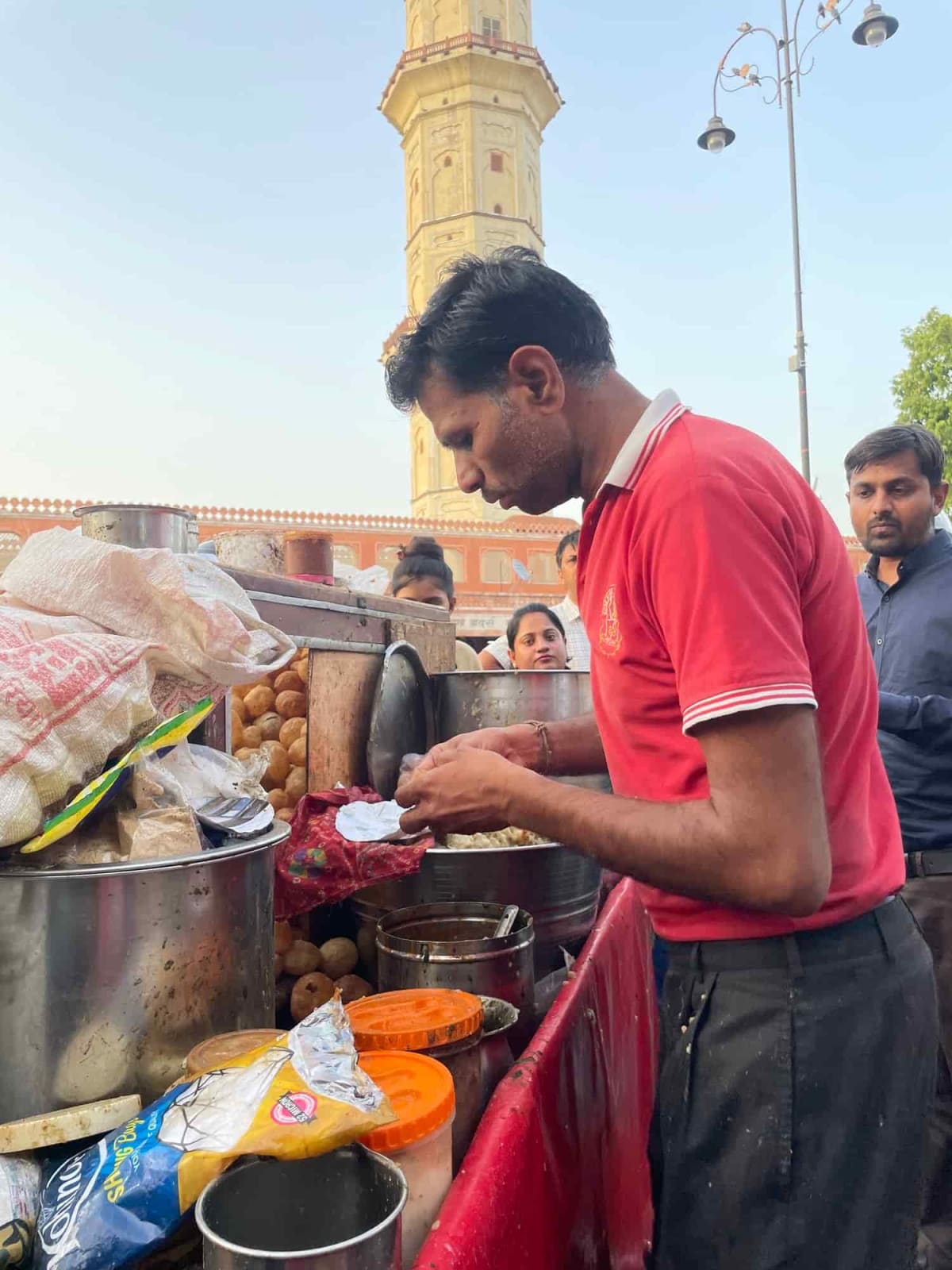 Lala ji Gol Gappe, spot famous for its Pani Puri in Tripoliya Bazar, Jaipur - photo 3 - Thela Khojo