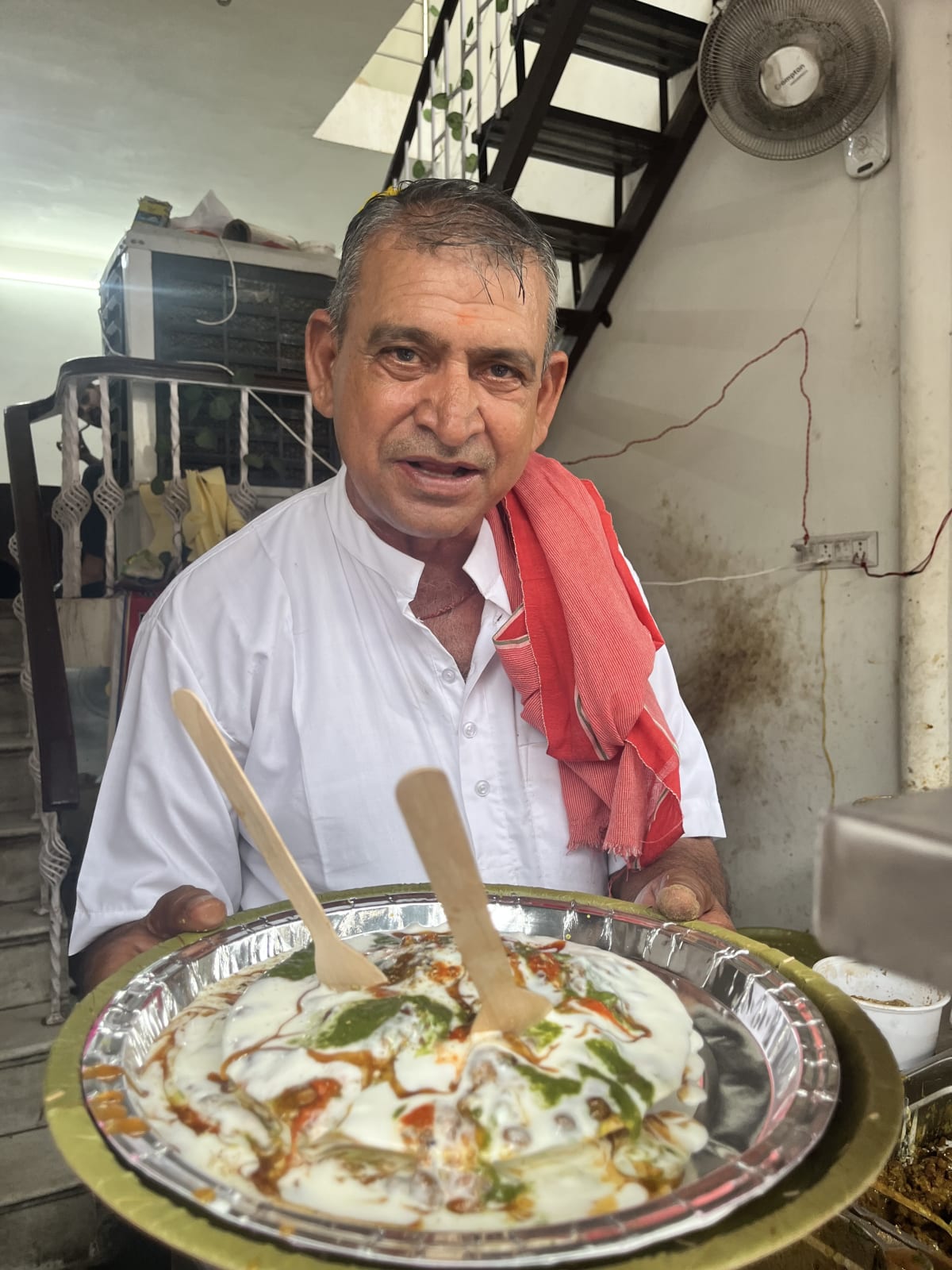 Kalkatta chat bhandar, spot famous for its Dahi Bada in Raja Park, Jaipur - photo 2 - Thela Khojo