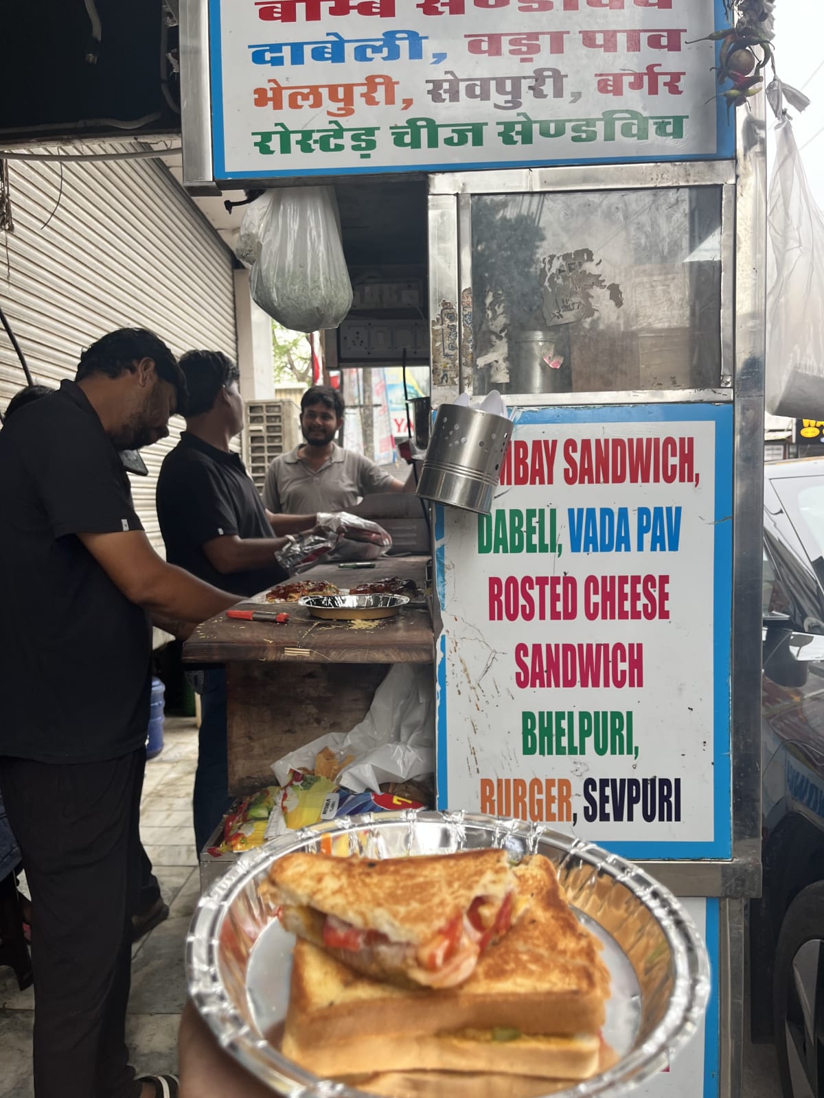 Bombay Fast Food Corner, spot famous for its Vada Pav in Raja Park, Jaipur - photo 4 - Thela Khojo