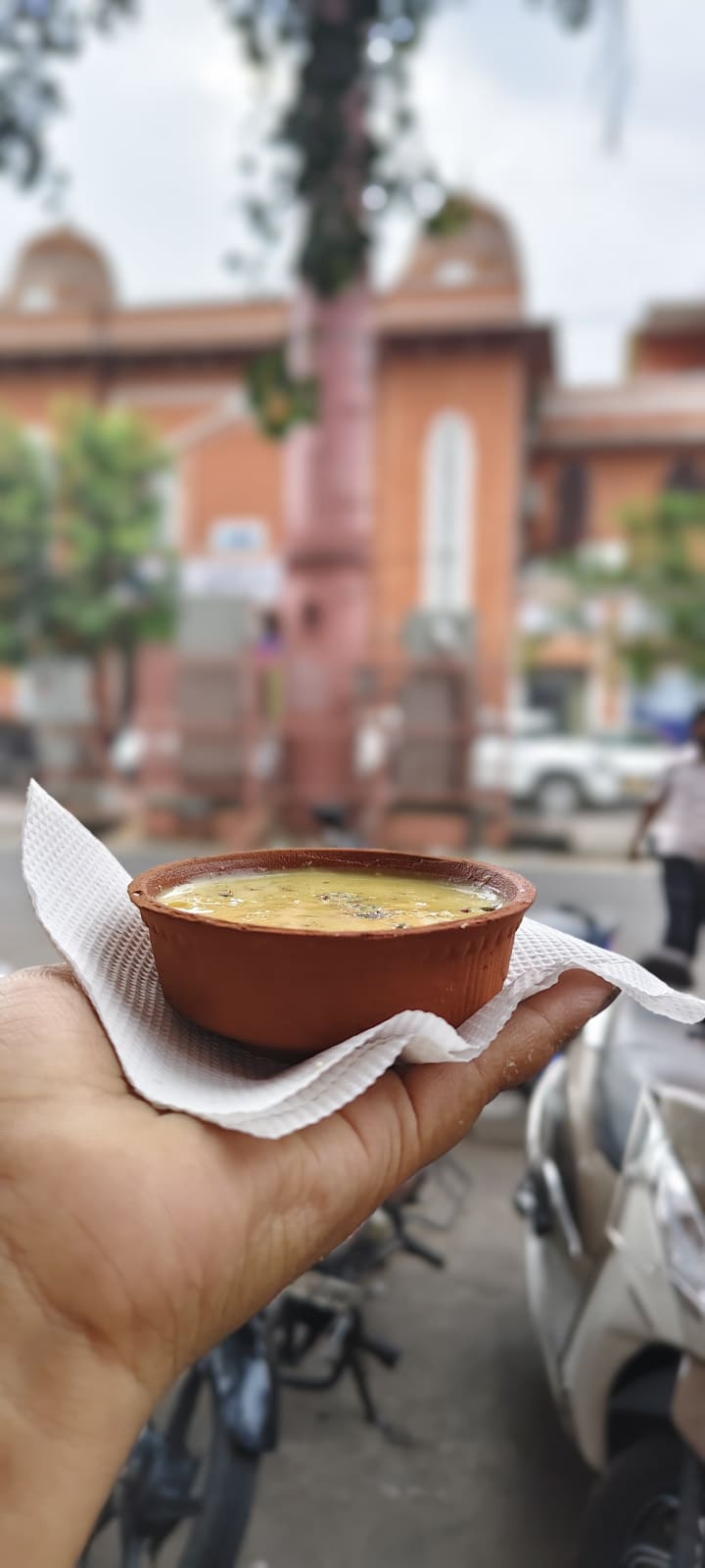 Gulab chand dairy, spot famous for its Kesar Makkhan in Chaura Rasta, Jaipur - photo 4 - Thela Khojo