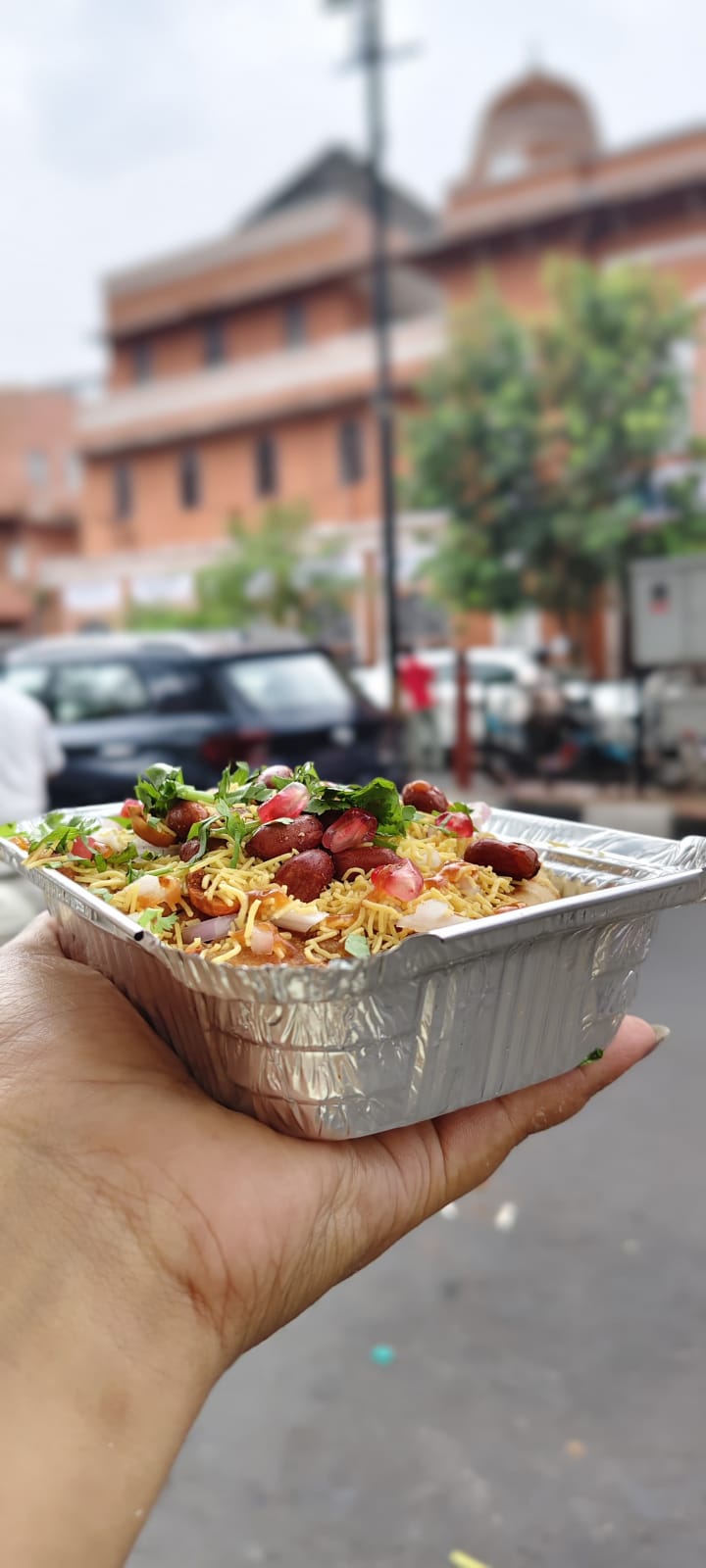 Shreenath ji dabeli wala, spot famous for its Dabeli in Chaura Rasta, Jaipur - photo 3 - Thela Khojo