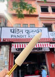 Pandit Kulfi Bhandar, spot famous for its Kulfi in Badi Chaupad, Jaipur - photo 4 - Thela Khojo