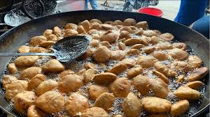 Khunteta Kachori Wala, spot famous for its Aloo Kachori in Chaura Rasta, Jaipur - photo 3 - Thela Khojo