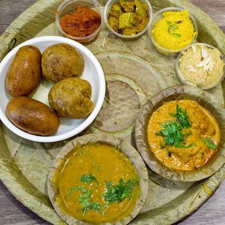 Mahaveer Rabri Bhandar, spot famous for its Rabri in Chandpole, Jaipur - photo 5 - Thela Khojo