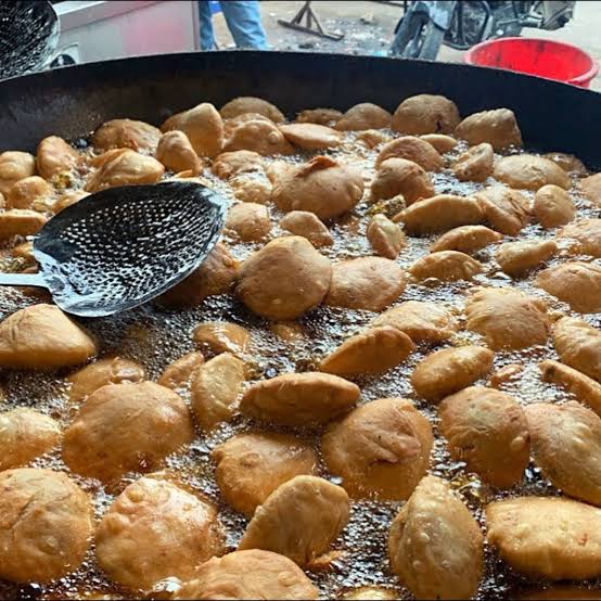 Sampat Kachori, spot famous for its Kachori in Chandpole, Jaipur - photo 2 - Thela Khojo