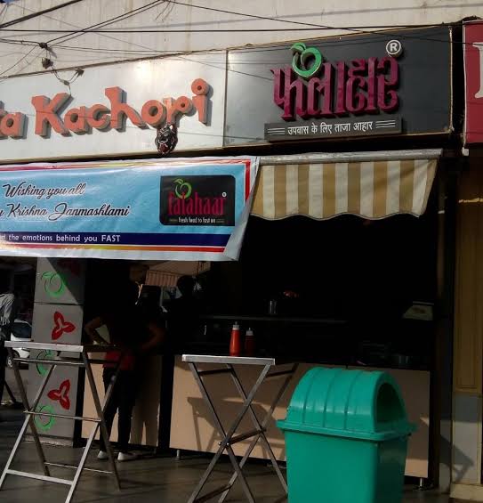 Falahaar, spot famous for its Sabudana Khichdi in Bapu Bazar, Jaipur - photo 5 - Thela Khojo