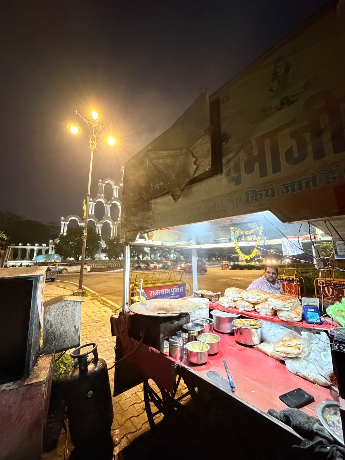 Bholenath Pav Bhaji, spot famous for its Pav Bhaji in Malviya Nagar, Jaipur - photo 3 - Thela Khojo