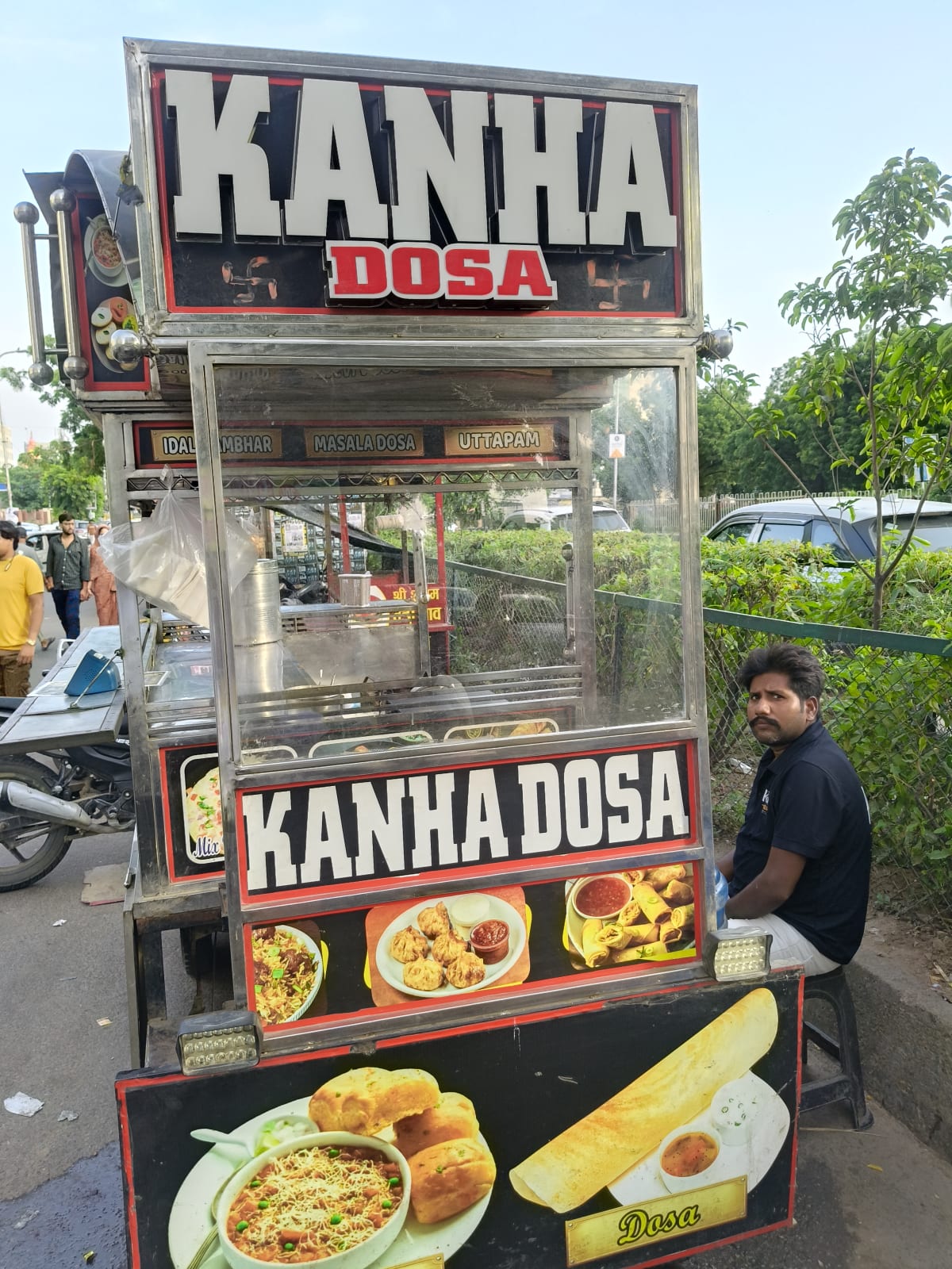 Kanha dosa, spot famous for its Idli Sambhar in Jagatpura, Jaipur - photo 2 - Thela Khojo