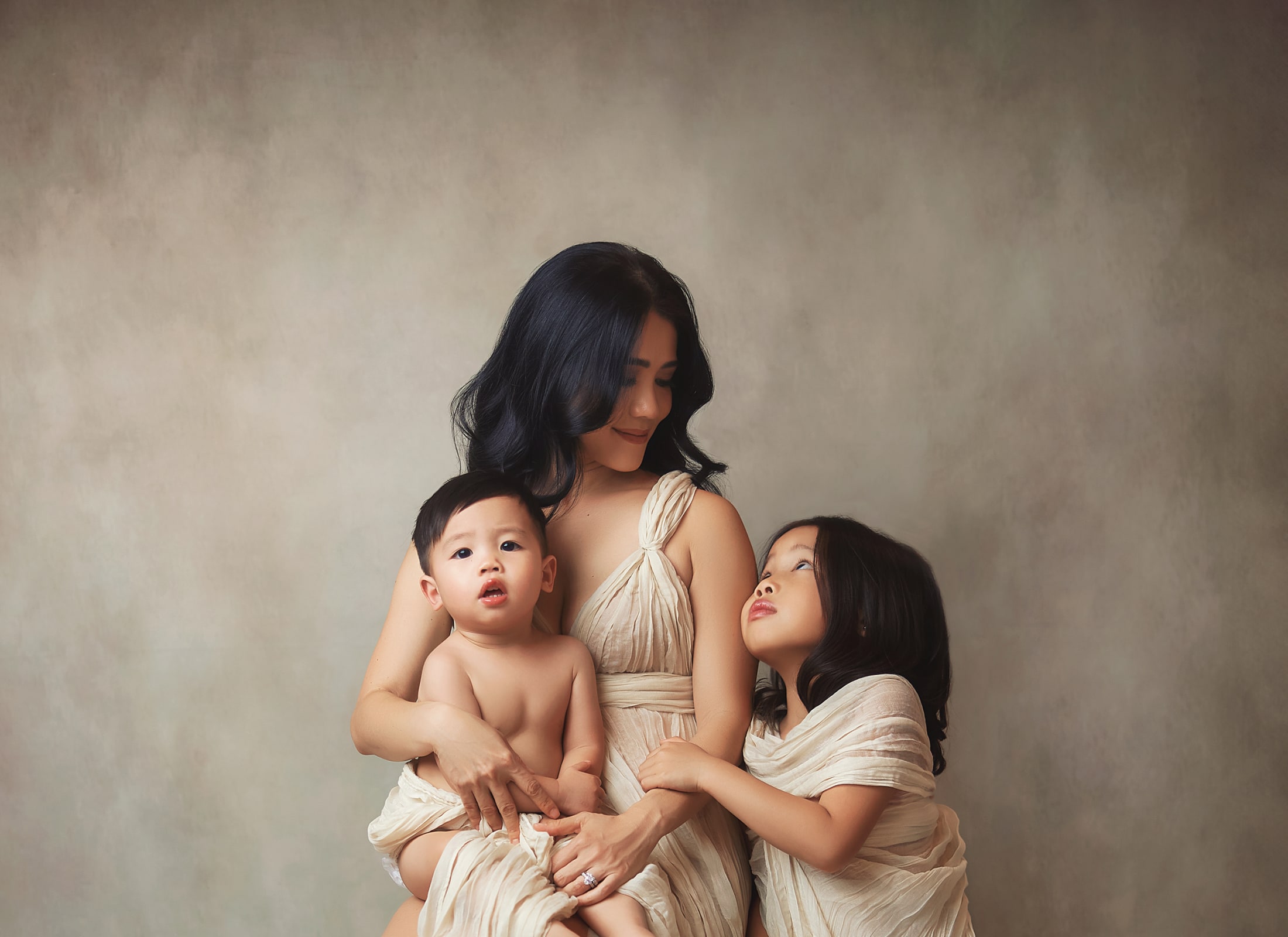 Atlanta maternity portrait hero image