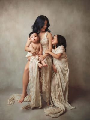 Atlanta Best Award Winning Family Portrait Mothers Day Mommy And Me Couture Fabric Classic Fine Art Photography Photographer Twin Rivers 03 Ajwflt