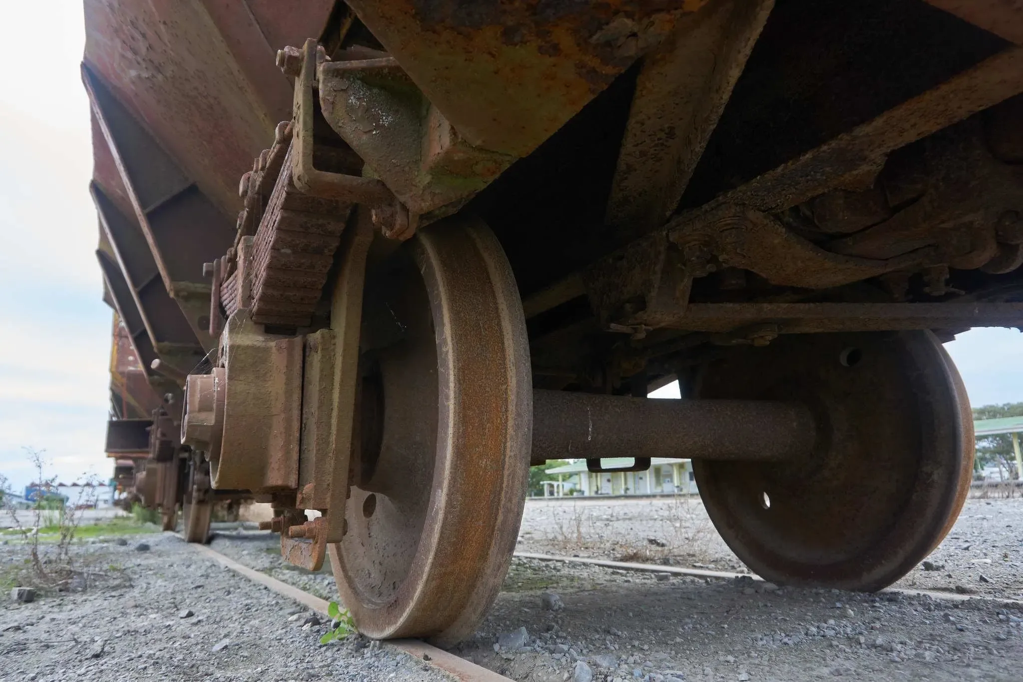 78 photos of Rusty Cargo Rail Cars