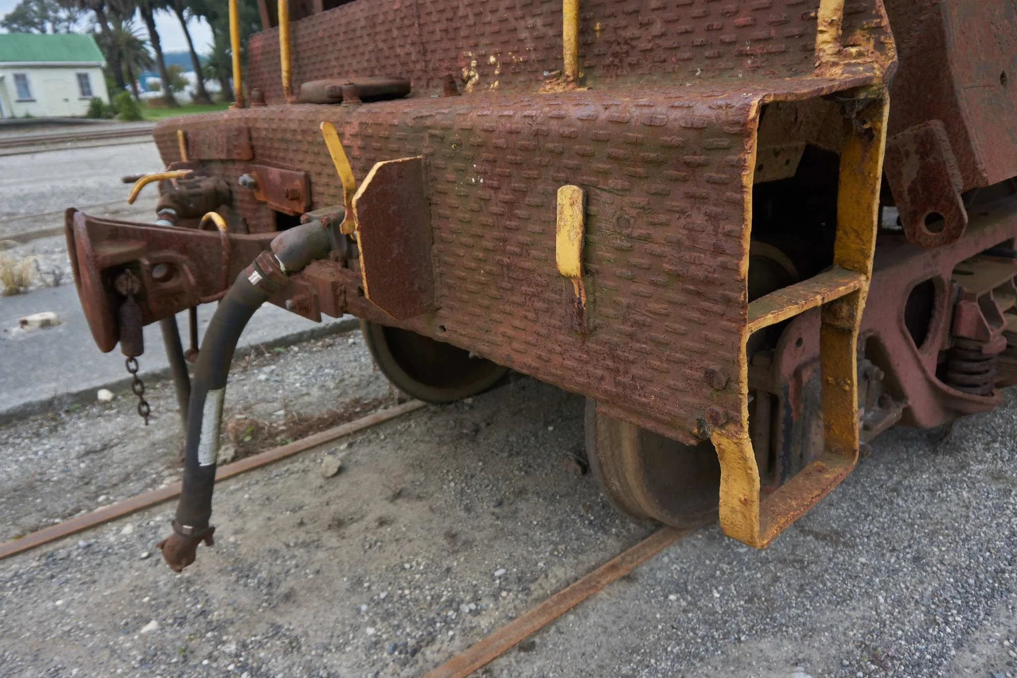 78 photos of Rusty Cargo Rail Cars