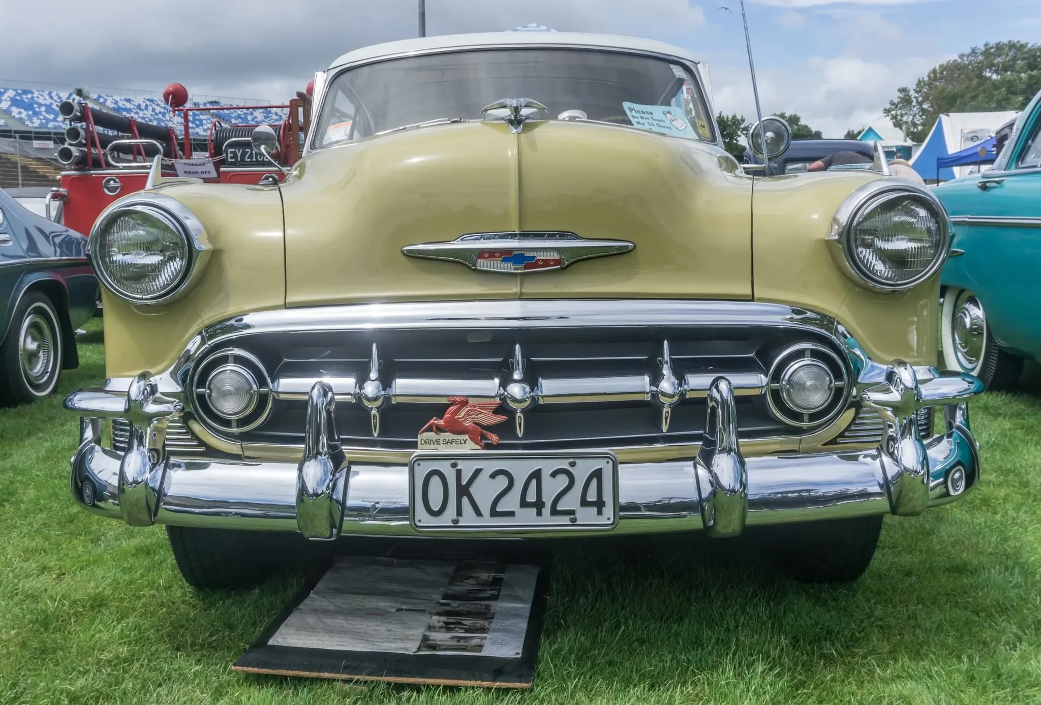 155 photos of 1950s American Cars