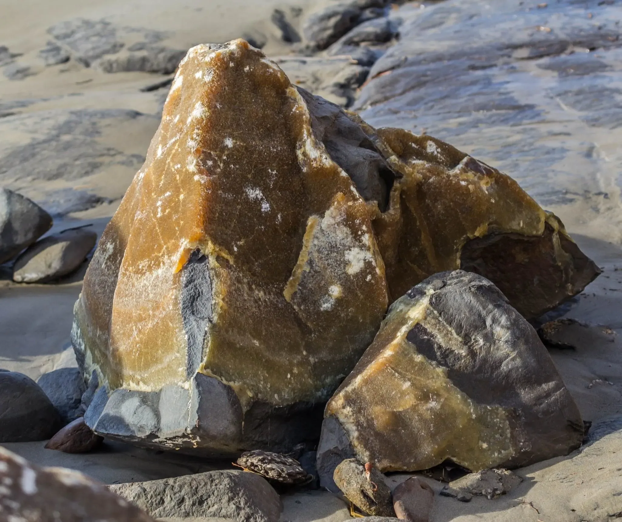 175 photos of Spherical Mineral Boulders