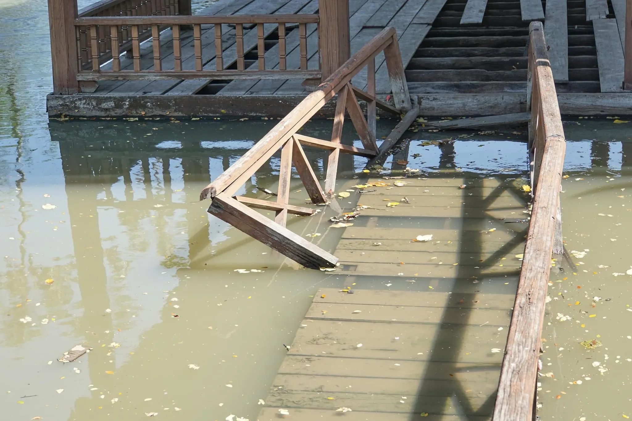 32 photos of Sinking Veranda