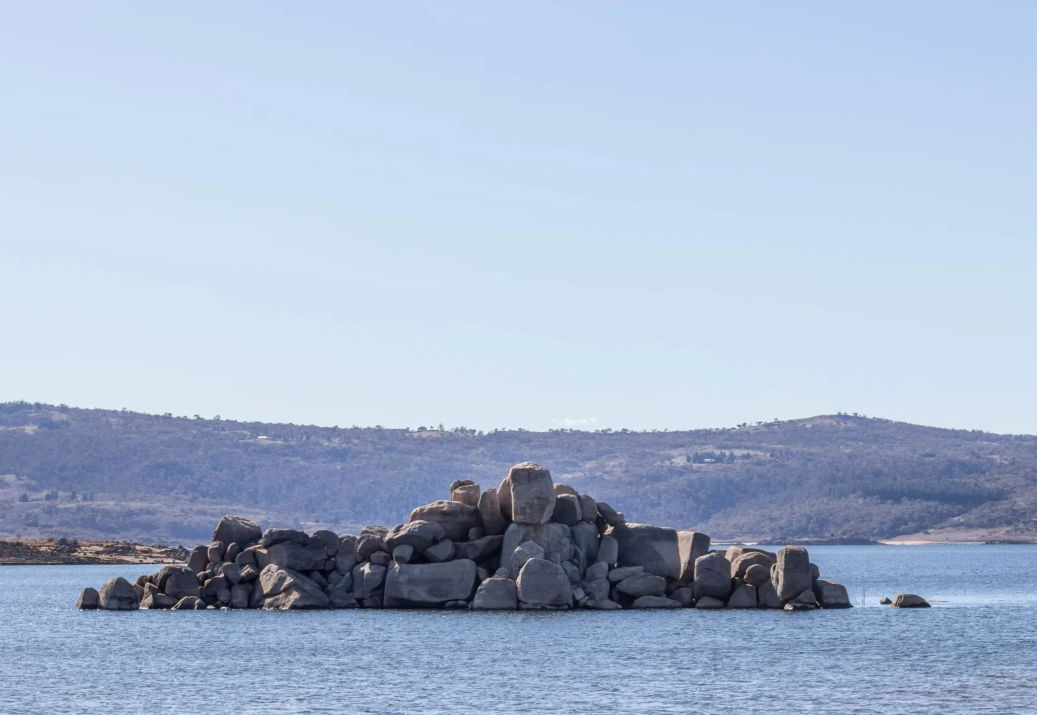 114 photos of Jindabyne Lake Granite Boulders