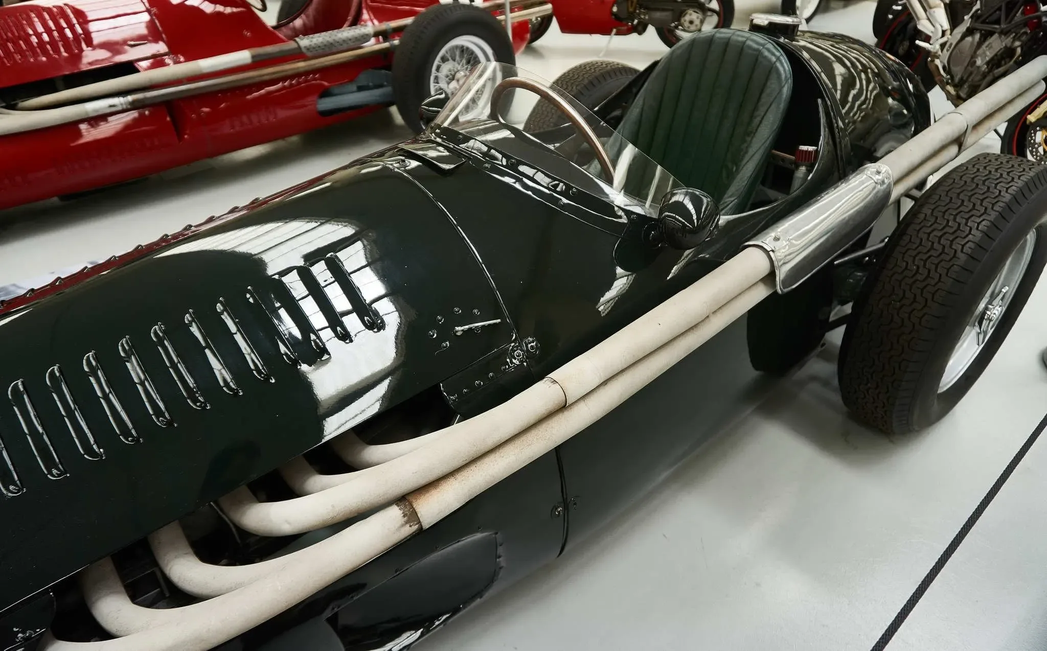 42 photos of 1950s Classic Racing Cars