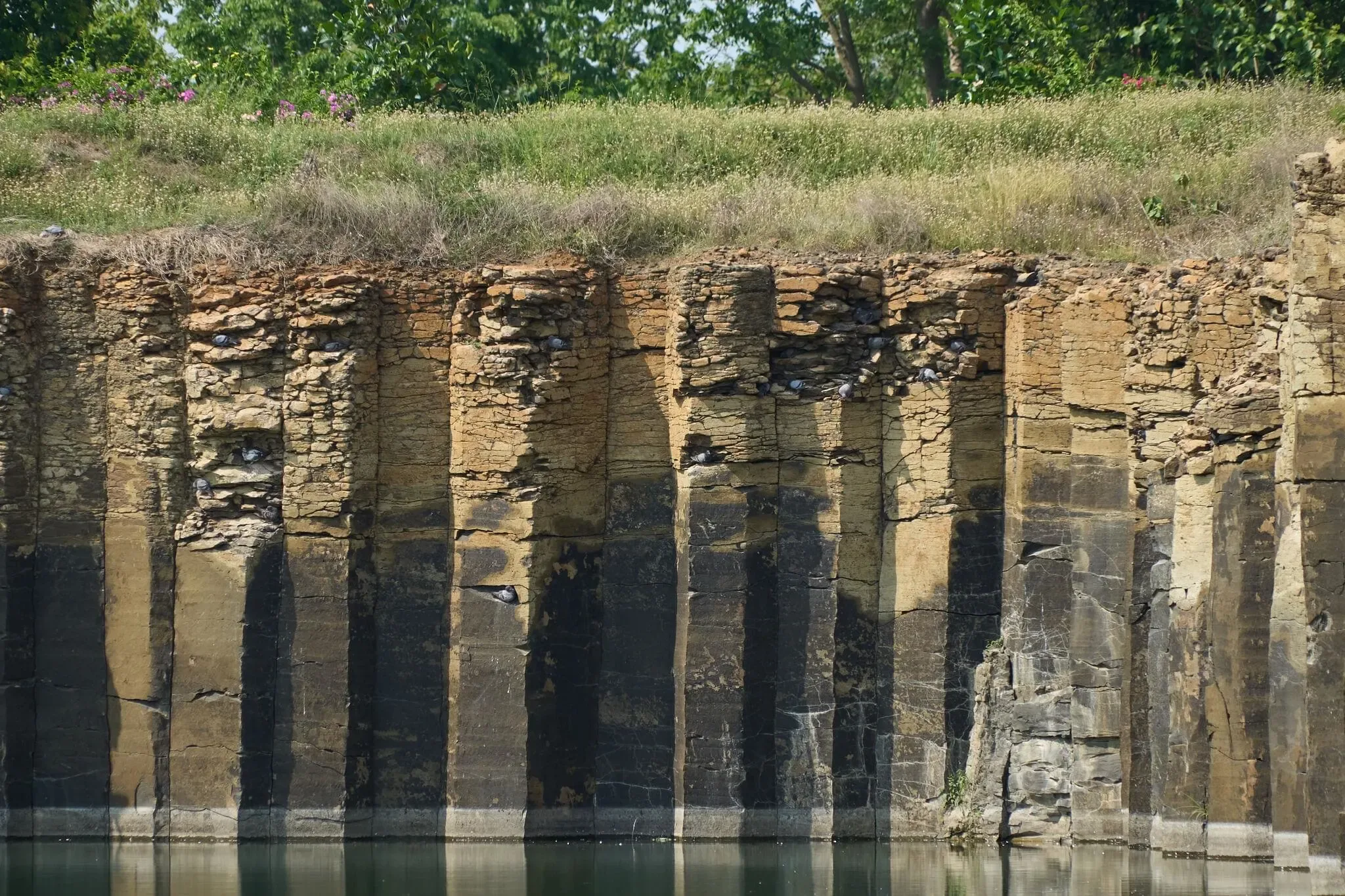 80 photos of Basalt Columns Lake