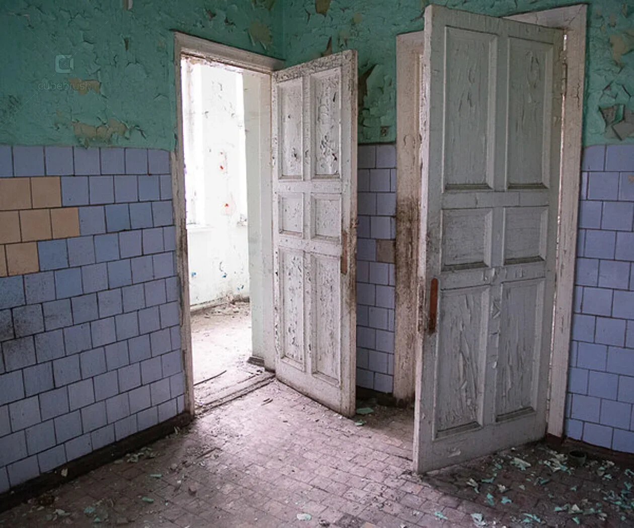 Abandoned buildings, walls and ceiling