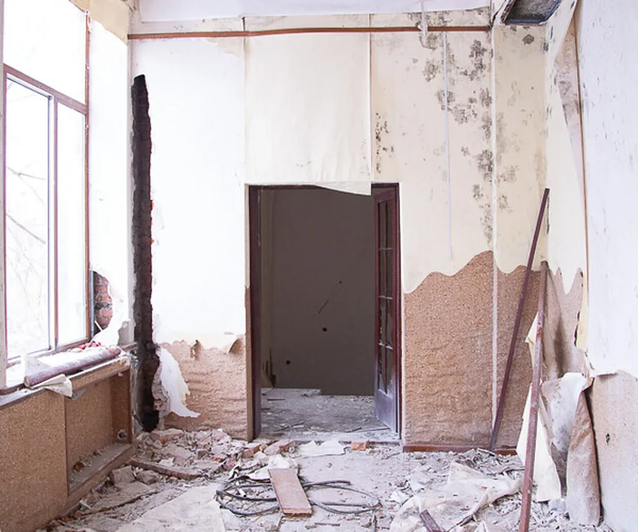 Abandoned buildings, walls and ceiling