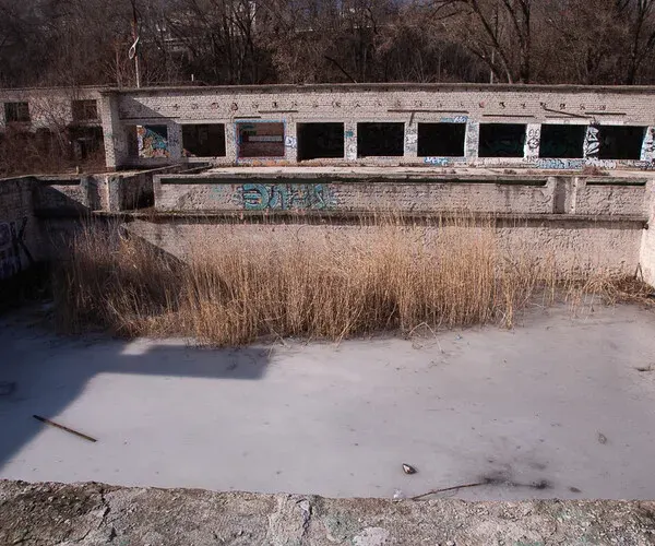 Photo Reference Pack: ABANDONED SWIMMING POOL AND AREA NEARBY and graffiti