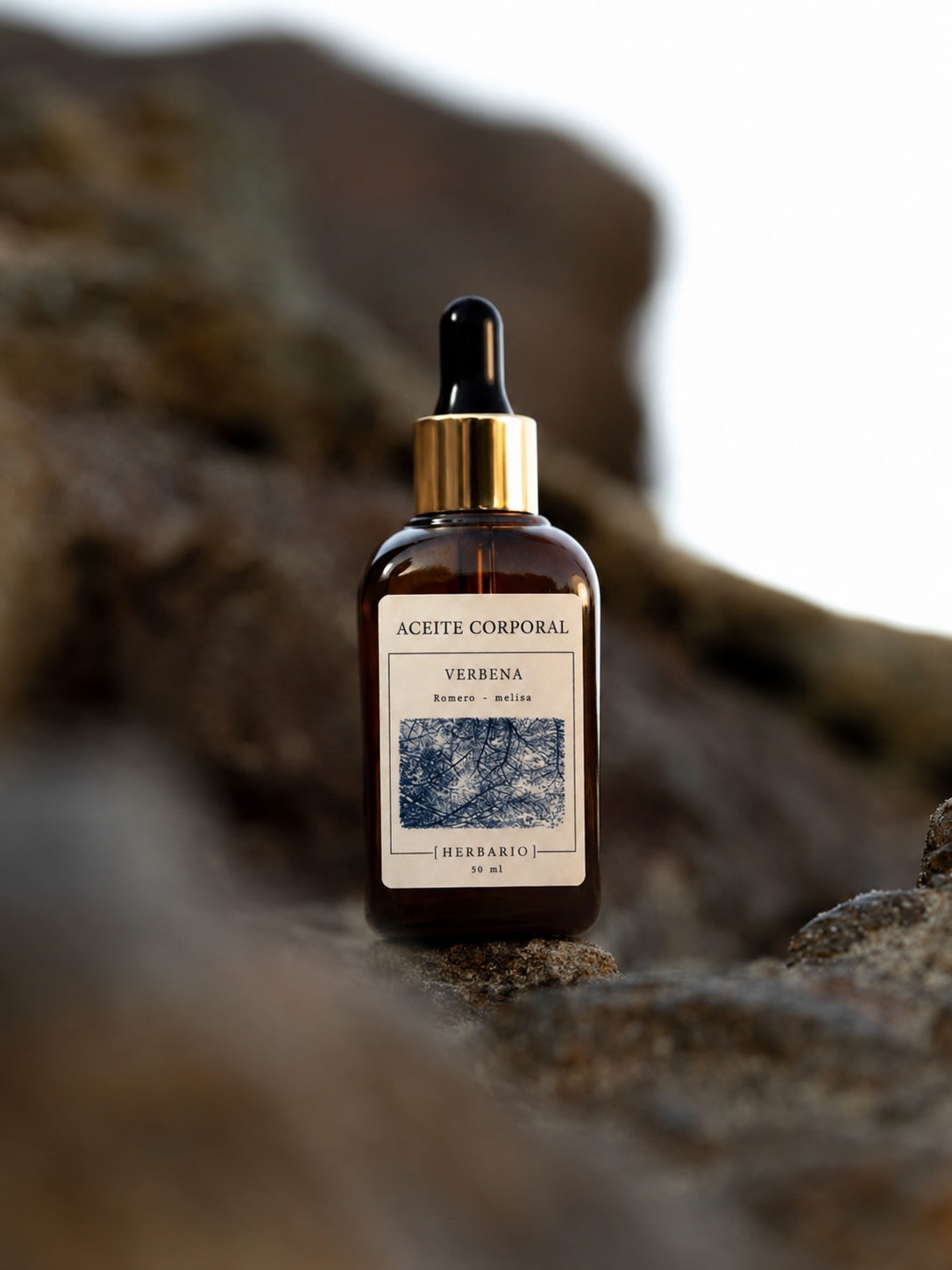 Aceite Corporal Verbena Herbario entre rocas