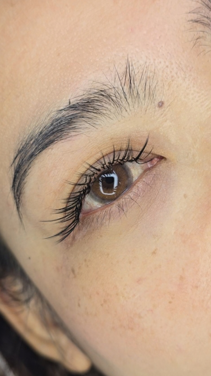 Lovely - ต่อขนตาทรงLovely Finish Lash ดอนเมือง