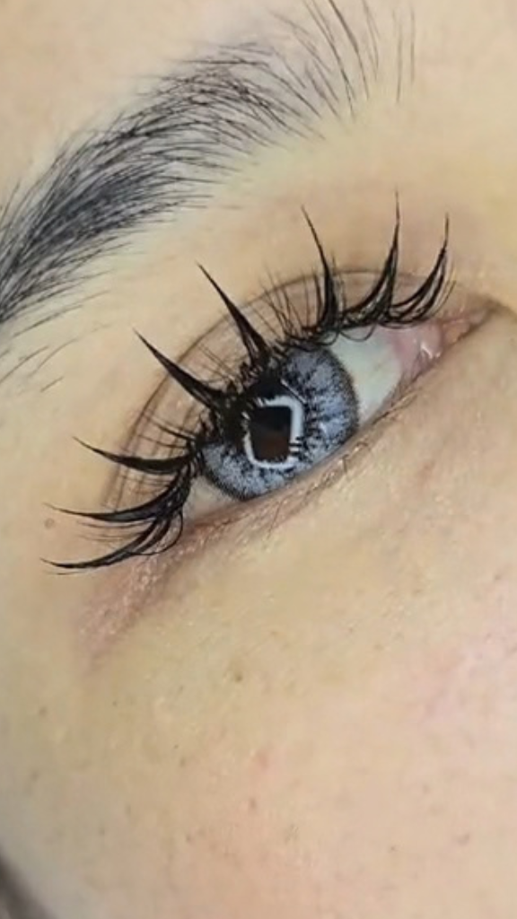 พส.จีน 899.- - ต่อขนตาทรงพส.จีน 899.- Finish Lash ดอนเมือง