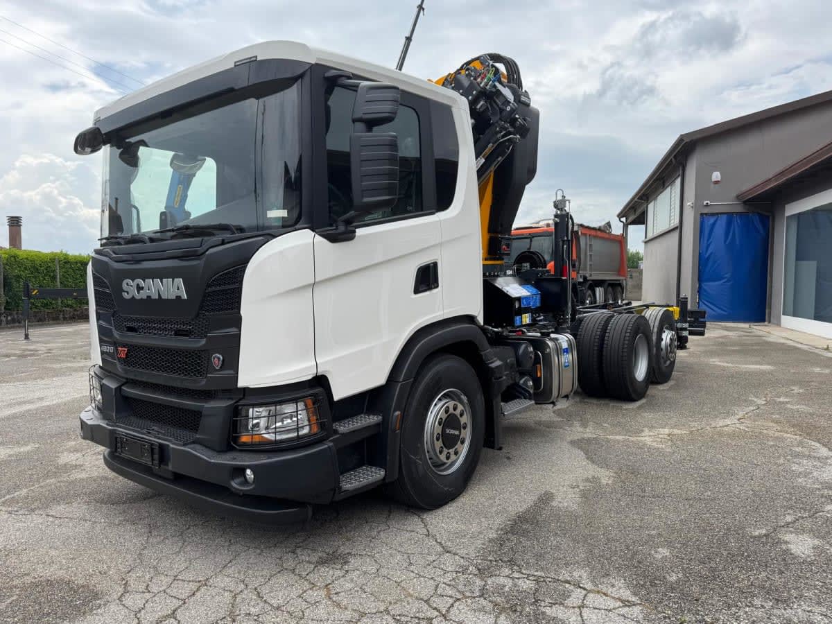NUOVO SCANIA G 460 CON NUOVO ALLESTIMENTO GRU E CASSONE RIBALTABILE EURO 6 — foto 1 di 9