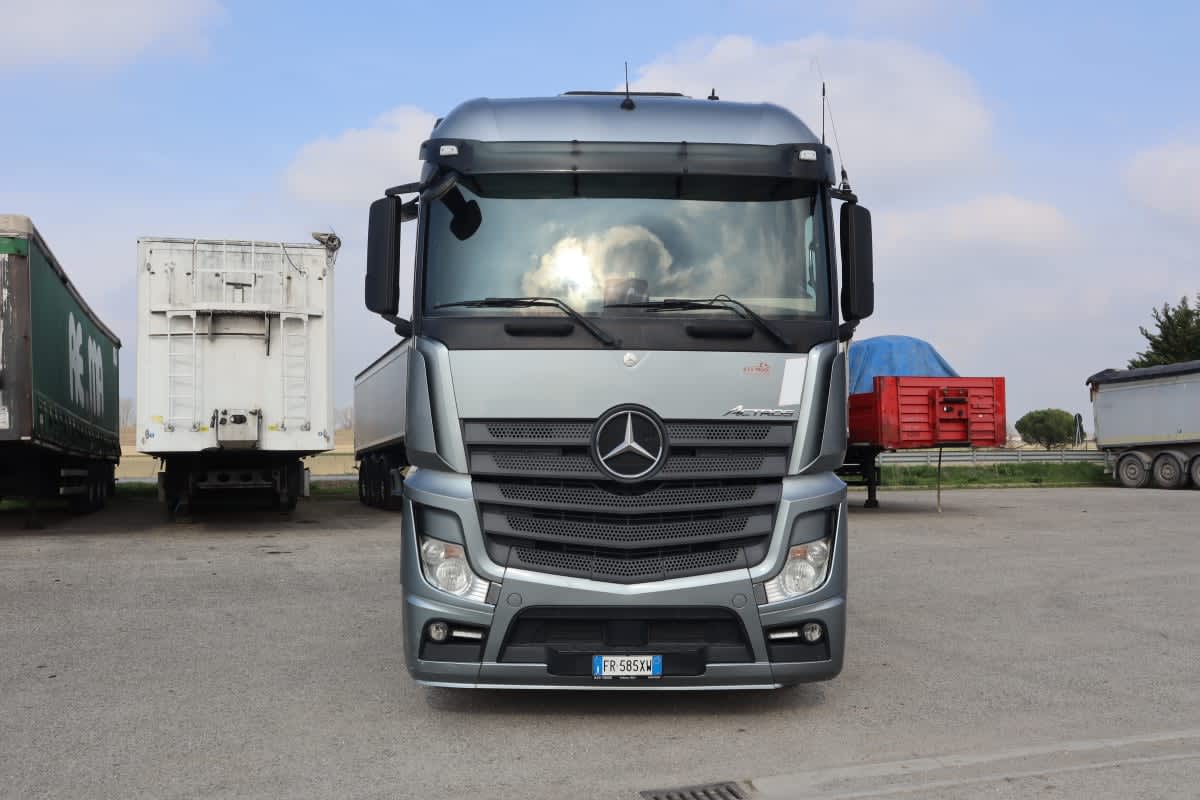 Mercedes-Benz Actros 2019 — foto 2 di 10