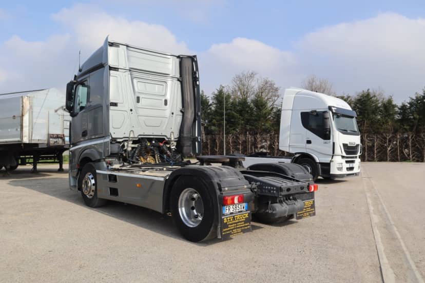 TRATTORE STRADALE CON IMPIANTO IDRAULICO EURO 6 — foto 7 di 12
