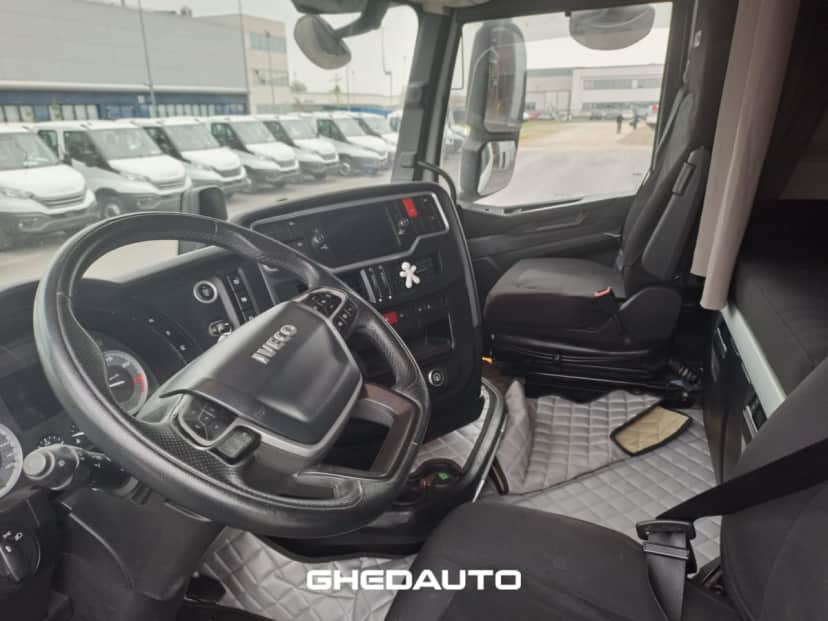 IVECO S-WAY 570 — foto 3 di 3