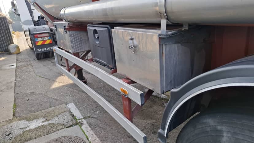 Volvo FH 500 + Semirimorchio Mistral — foto 13 di 17