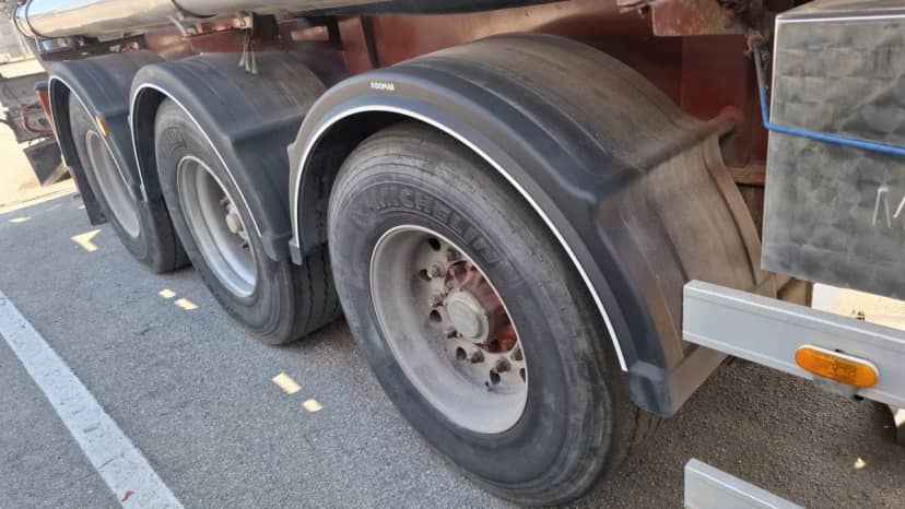 Volvo FH 500 + Semirimorchio Mistral — foto 7 di 17