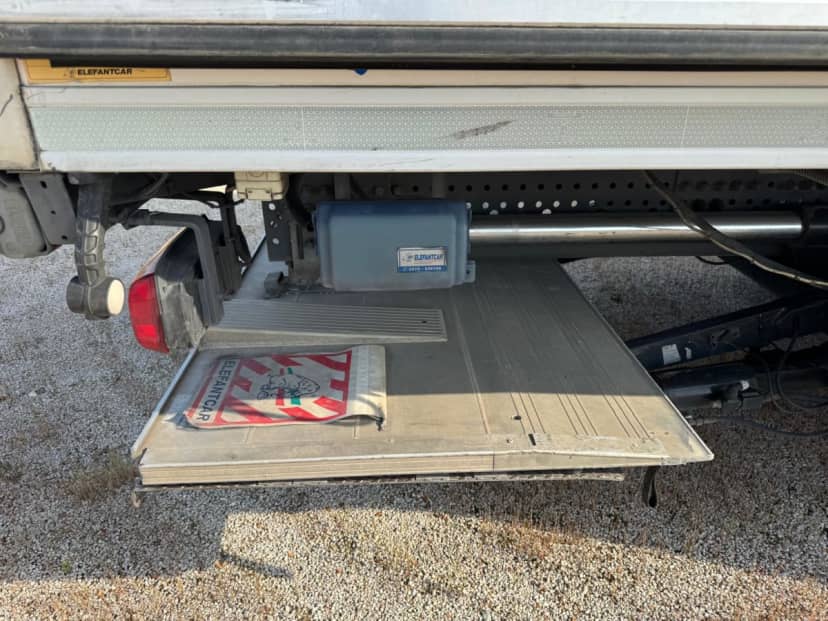 MERCEDES 2542 CON FRIGO CARRIER E SPONDA EURO 6 — foto 12 di 15