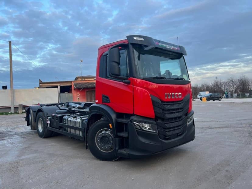 IVECO X-WAY AD260 NUOVO SCARRABILE BALESTRATO ANTERIORE E PNEUMATICO POSTERIORE