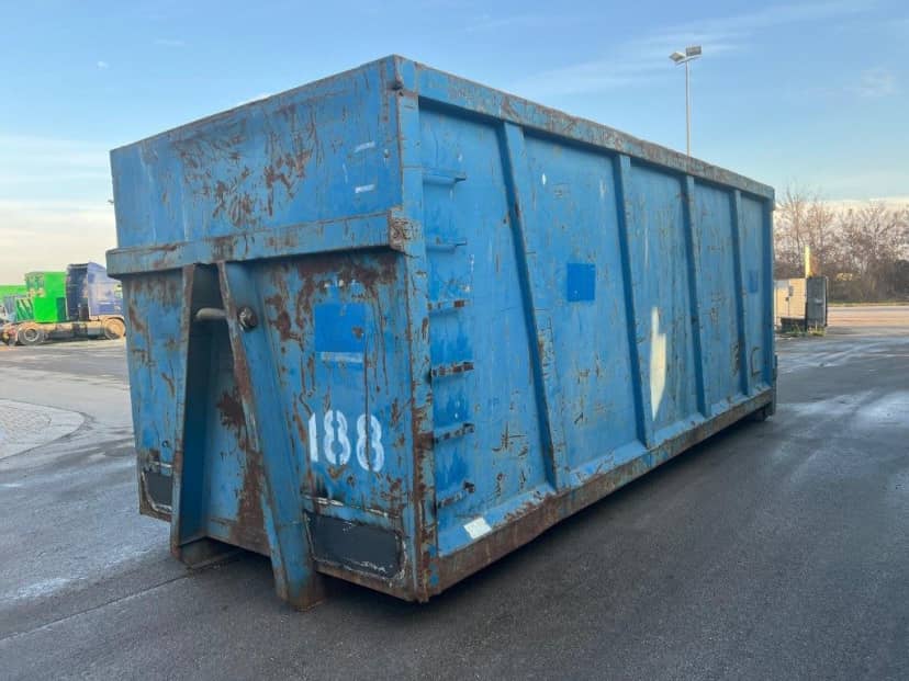 CONTAINER SCARRABILE USATO A CIELO APERTO PER INGOMBRANTI — foto 1 di 6