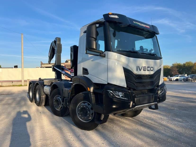 IVECO TRAKKER T-WAY AD500 NUOVO SCARRABILE BALESTRATO 8X4 — foto 2 di 10