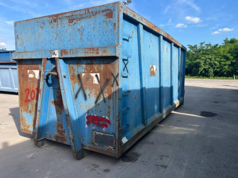 CONTAINER SCARRABILE USATO A CIELO APERTO PER INGOMBRANTI — foto 1 di 7