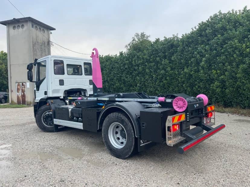 IVECO EUROCARGO 180K32 SCARRABILE NUOVO BALESTRATO ANTERIORE E POSTERIORE — foto 3 di 6