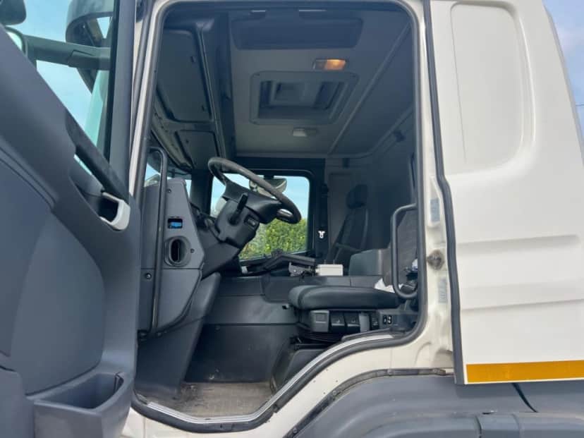 SCANIA P410 CP16 SCARRABILE BALESTRATO ANTERIORE E PNEUMATICO POSTERIORE — foto 8 di 10
