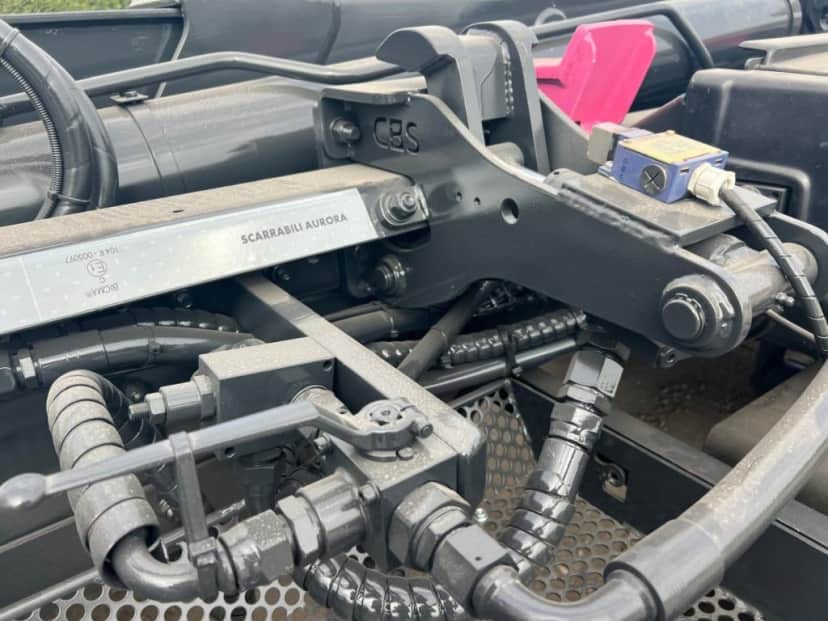 SCANIA P410 CP16 SCARRABILE BALESTRATO ANTERIORE E PNEUMATICO POSTERIORE — foto 10 di 10