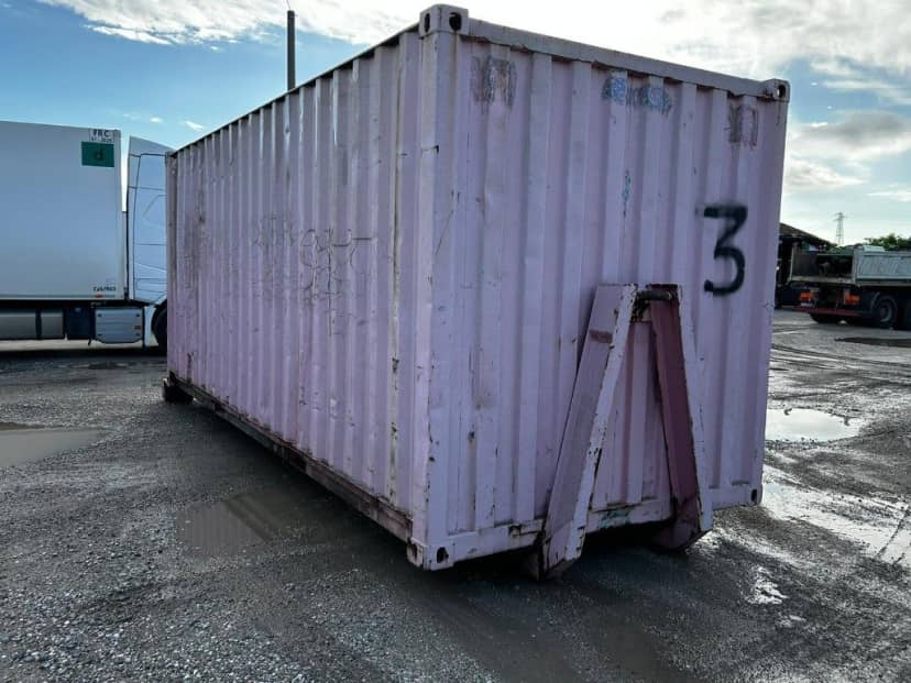 CONTAINER MARITTIMO USATO SCARRABILE CON APERTURA POSTERIORE E FONDO RIFATTO — foto 8 di 10