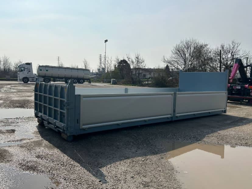 CONTAINER A PIANALE CON PIANTONI RIMOVIBILI IN FERRO E SPONDE IN TR5 — foto 8 di 10