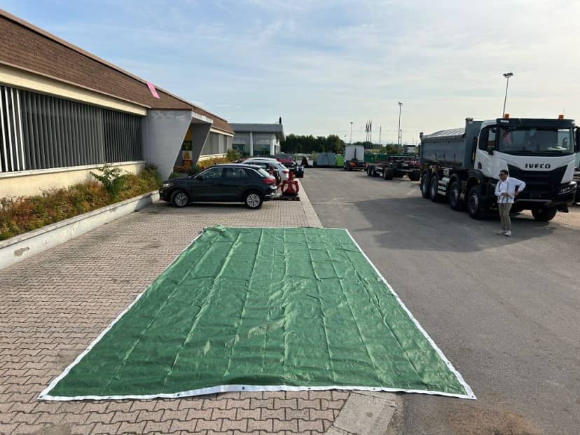 RETE ANTIGRANDINE NUOVA PER COPERTURA CONTAINER CON ANELLI METALLICI RINFORZATI — foto 1 di 6