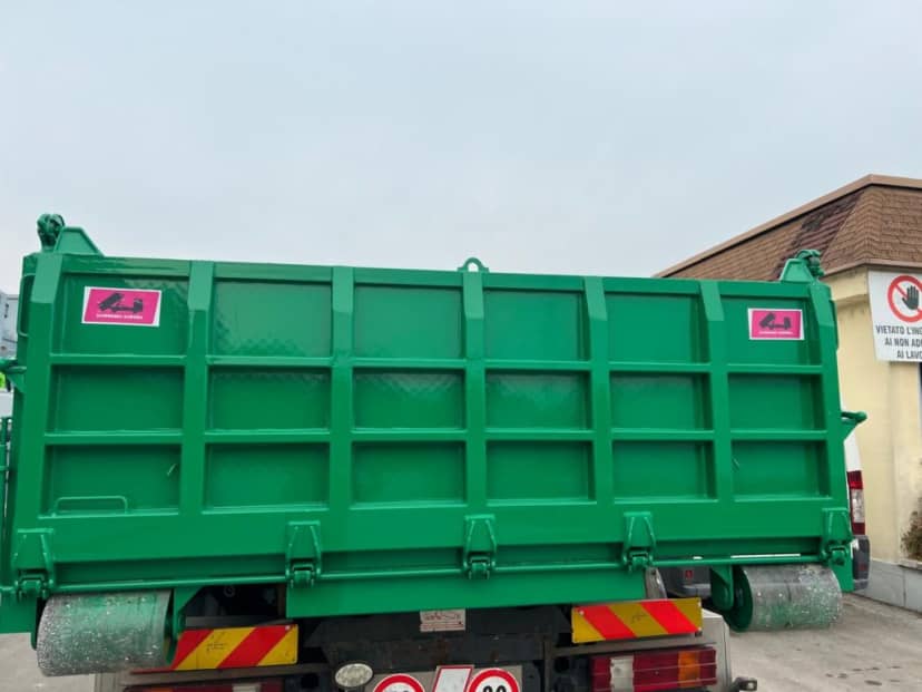 CONTAINER SCARRABILE NUOVO A CIELO APERTO PER INERTI A VASCA SQUADRATA — foto 7 di 10