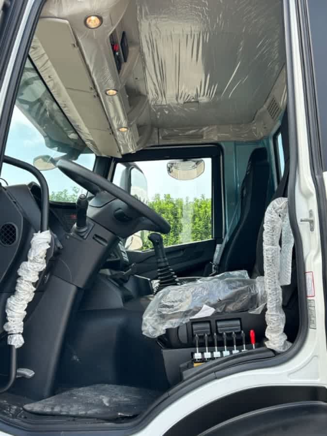 IVECO TRAKKER T-WAY AD380T NUOVO SCARRABILE — foto 8 di 10