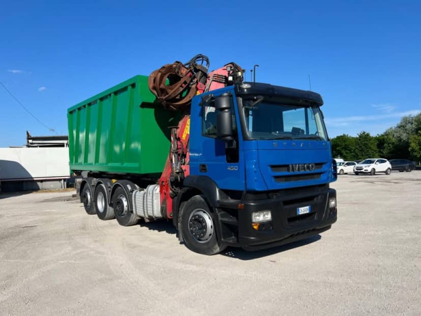 IVECO STRALIS 260.450 SCARRABILE CON GRU A Z DIETRO CABINA — foto 4 di 10