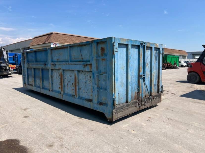 CONTAINER SCARRABILE USATO A CIELO APERTO PER INGOMBRANTI — foto 5 di 8